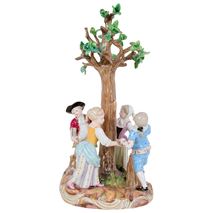 Meissen figurines Gardners children dancing round a tree, 19th Century.