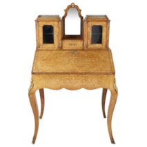 Victorian Walnut Ladies desk, 1860.