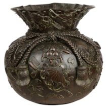 Large Japanese bronze vase jardiniere, Meiji period. 42cm(16.5")