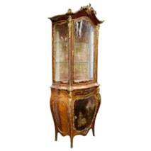 Linke style Verni Martin vitrine, circa 1900.